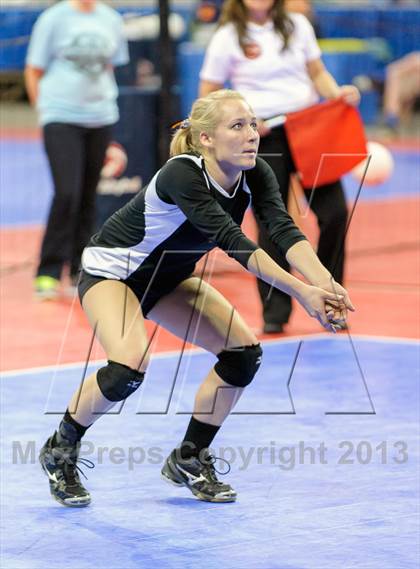 Thumbnail 2 in Gunnison vs. Sterling (CHSAA 3A Pool III) photogallery.