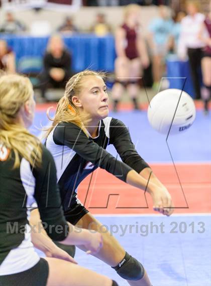 Thumbnail 1 in Gunnison vs. Sterling (CHSAA 3A Pool III) photogallery.