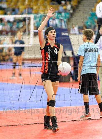 Thumbnail 3 in Gunnison vs. Sterling (CHSAA 3A Pool III) photogallery.