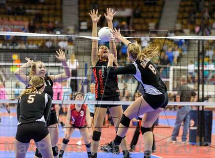 Thumbnail 1 in Gunnison vs. Sterling (CHSAA 3A Pool III) photogallery.
