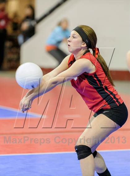 Thumbnail 3 in Gunnison vs. Sterling (CHSAA 3A Pool III) photogallery.