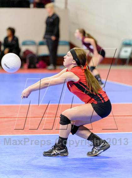 Thumbnail 2 in Gunnison vs. Sterling (CHSAA 3A Pool III) photogallery.