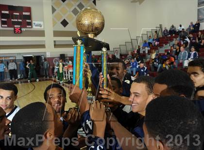 Thumbnail 3 in JW North vs. Foothill (MaxPreps Holiday Classic) photogallery.