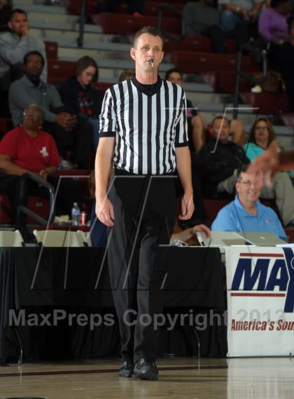 Thumbnail 2 in JW North vs. Foothill (MaxPreps Holiday Classic) photogallery.