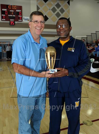 Thumbnail 1 in JW North vs. Foothill (MaxPreps Holiday Classic) photogallery.