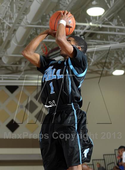 Thumbnail 1 in JW North vs. Foothill (MaxPreps Holiday Classic) photogallery.