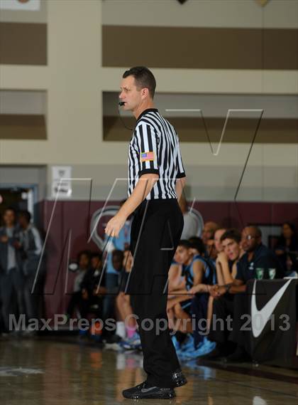 Thumbnail 3 in JW North vs. Foothill (MaxPreps Holiday Classic) photogallery.