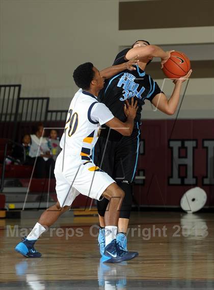 Thumbnail 2 in JW North vs. Foothill (MaxPreps Holiday Classic) photogallery.