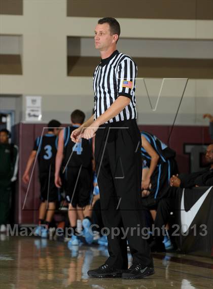 Thumbnail 2 in JW North vs. Foothill (MaxPreps Holiday Classic) photogallery.