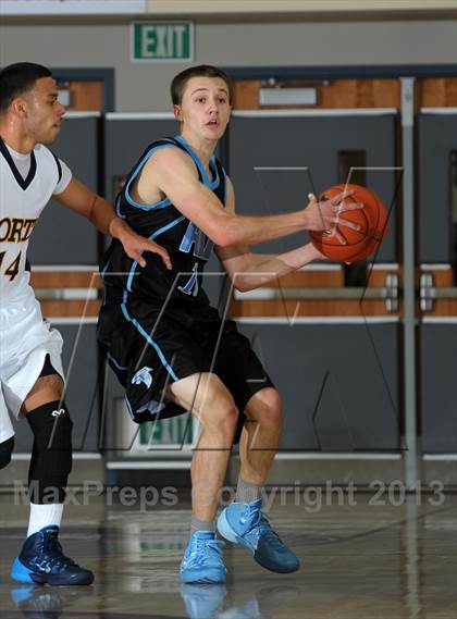 Thumbnail 3 in JW North vs. Foothill (MaxPreps Holiday Classic) photogallery.