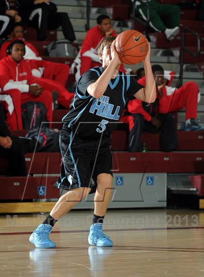 Thumbnail 1 in JW North vs. Foothill (MaxPreps Holiday Classic) photogallery.