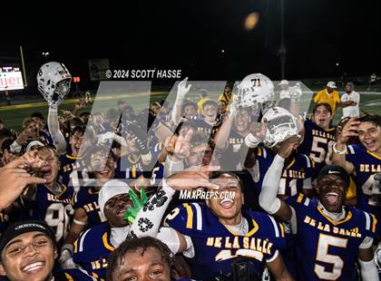 Thumbnail 3 in Davison vs. De La Salle Collegiate photogallery.