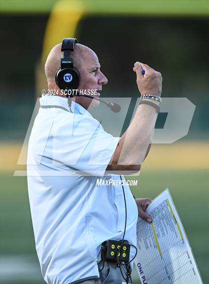 Thumbnail 1 in Davison vs. De La Salle Collegiate photogallery.