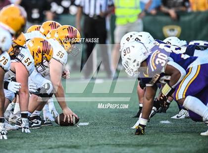 Thumbnail 2 in Davison vs. De La Salle Collegiate photogallery.