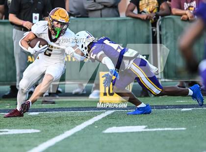 Thumbnail 1 in Davison vs. De La Salle Collegiate photogallery.