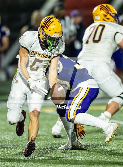 Thumbnail 3 in Davison vs. De La Salle Collegiate photogallery.
