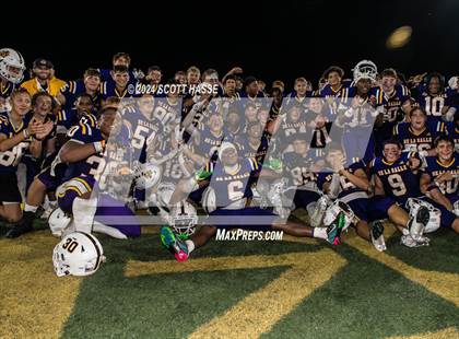 Thumbnail 1 in Davison vs. De La Salle Collegiate photogallery.
