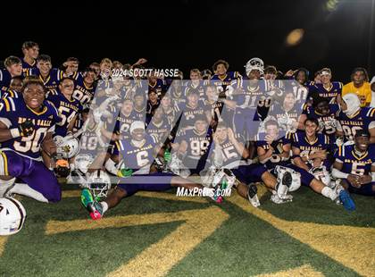 Thumbnail 2 in Davison vs. De La Salle Collegiate photogallery.