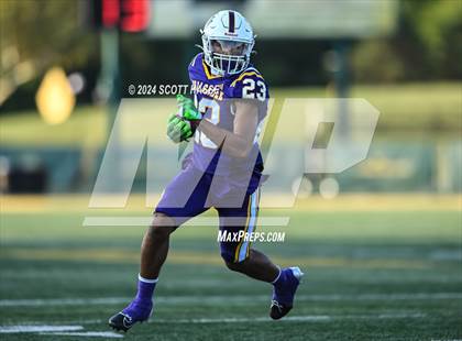 Thumbnail 1 in Davison vs. De La Salle Collegiate photogallery.