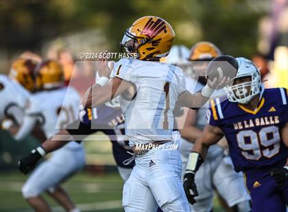 Thumbnail 1 in Davison vs. De La Salle Collegiate photogallery.
