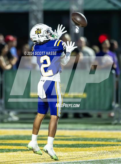 Thumbnail 2 in Davison vs. De La Salle Collegiate photogallery.