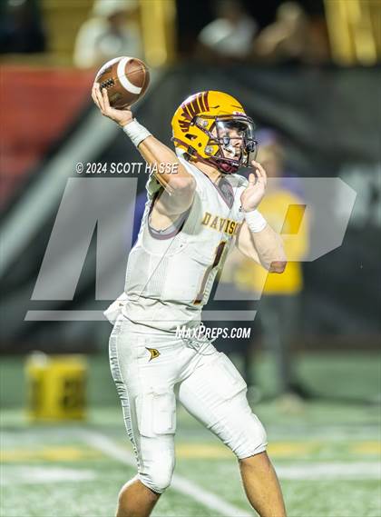 Thumbnail 1 in Davison vs. De La Salle Collegiate photogallery.