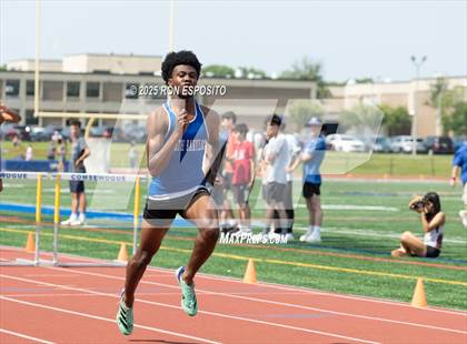 Thumbnail 2 in Suffolk County Section XI State Qualifier photogallery.
