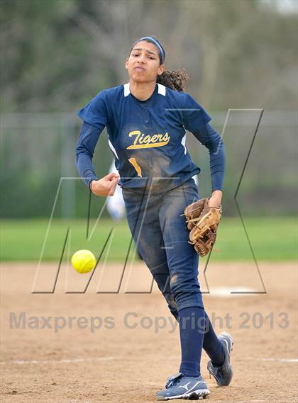 Thumbnail 2 in Armijo vs. Inderkum (Victory Pre-Season T.O.C.) photogallery.