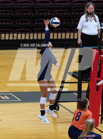 Thumbnail 2 in Churchill vs Brandeis photogallery.