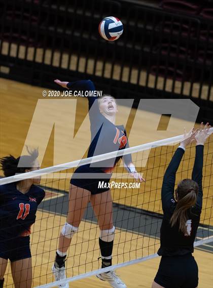 Thumbnail 1 in Churchill vs Brandeis photogallery.