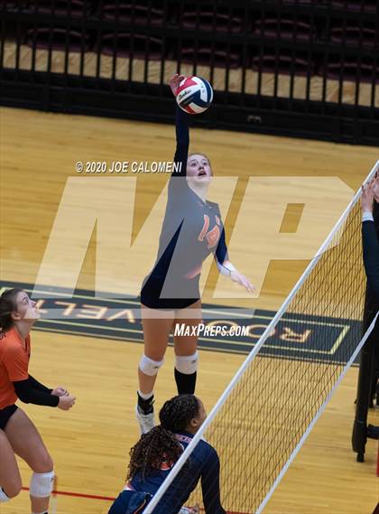 Thumbnail 1 in Churchill vs Brandeis photogallery.