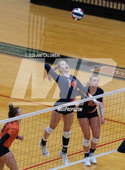 Thumbnail 1 in Churchill vs Brandeis photogallery.