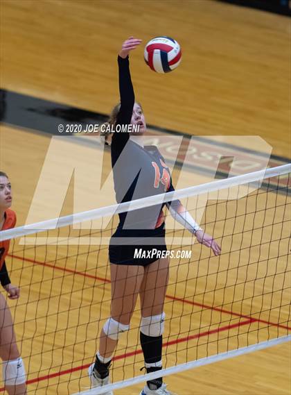 Thumbnail 1 in Churchill vs Brandeis photogallery.