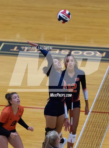 Thumbnail 2 in Churchill vs Brandeis photogallery.