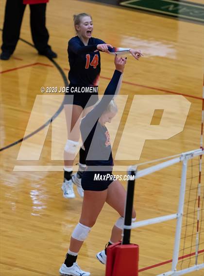 Thumbnail 2 in Churchill vs Brandeis photogallery.