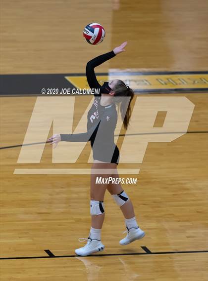 Thumbnail 1 in Churchill vs Brandeis photogallery.