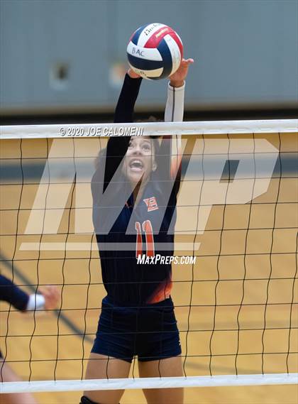 Thumbnail 2 in Churchill vs Brandeis photogallery.