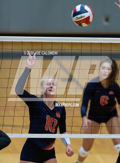Thumbnail 2 in Churchill vs Brandeis photogallery.