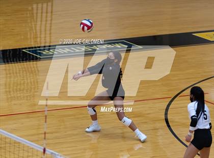 Thumbnail 1 in Churchill vs Brandeis photogallery.