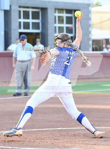 Thumbnail 1 in Round Valley vs. Kingman Academy (AIA 2A Final) photogallery.