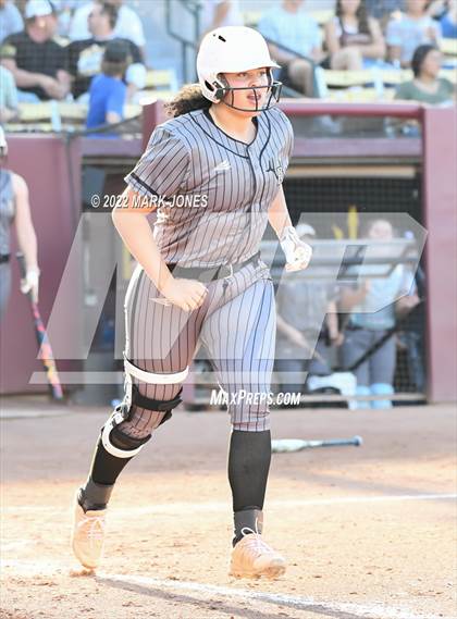 Thumbnail 1 in Round Valley vs. Kingman Academy (AIA 2A Final) photogallery.