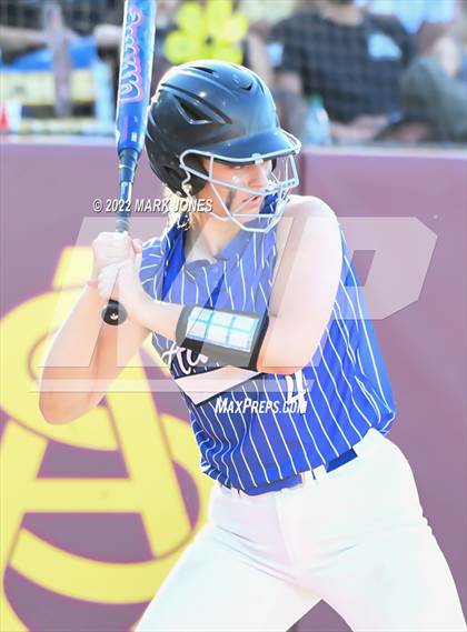 Thumbnail 1 in Round Valley vs. Kingman Academy (AIA 2A Final) photogallery.