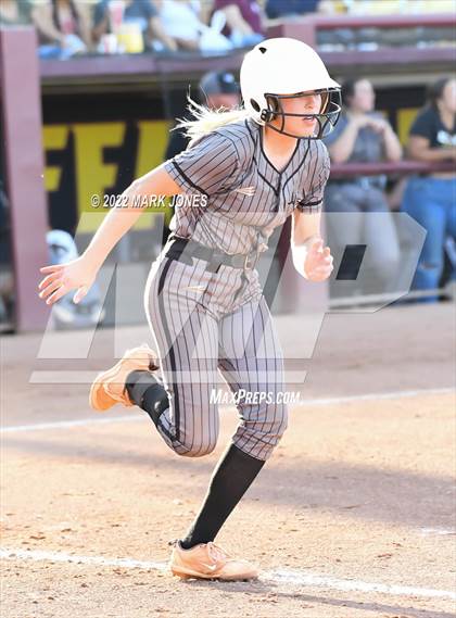 Thumbnail 2 in Round Valley vs. Kingman Academy (AIA 2A Final) photogallery.