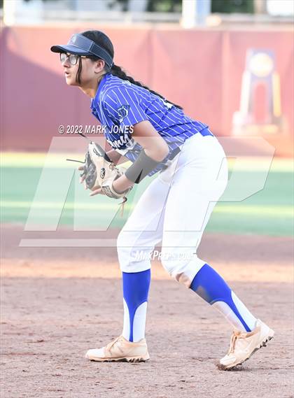 Thumbnail 2 in Round Valley vs. Kingman Academy (AIA 2A Final) photogallery.