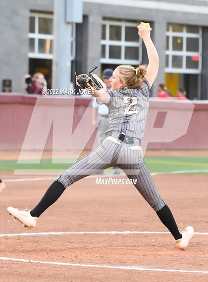 Thumbnail 2 in Round Valley vs. Kingman Academy (AIA 2A Final) photogallery.