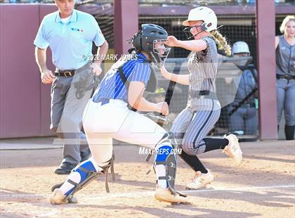 Thumbnail 3 in Round Valley vs. Kingman Academy (AIA 2A Final) photogallery.