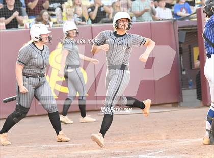 Thumbnail 1 in Round Valley vs. Kingman Academy (AIA 2A Final) photogallery.