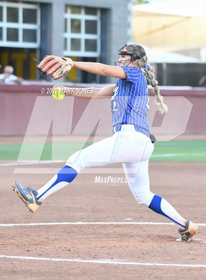 Thumbnail 3 in Round Valley vs. Kingman Academy (AIA 2A Final) photogallery.