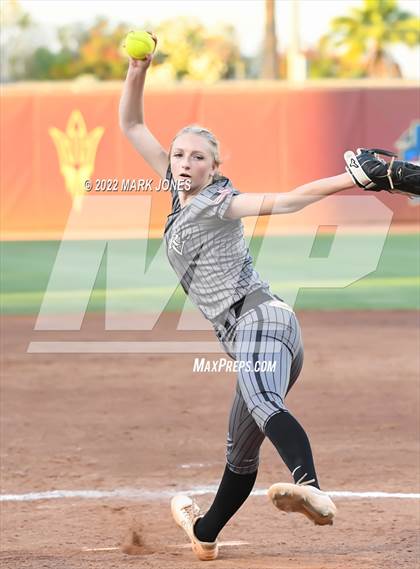 Thumbnail 1 in Round Valley vs. Kingman Academy (AIA 2A Final) photogallery.