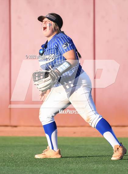 Thumbnail 1 in Round Valley vs. Kingman Academy (AIA 2A Final) photogallery.